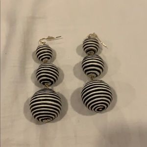 Bauble are black and white Crispin drop earrings
